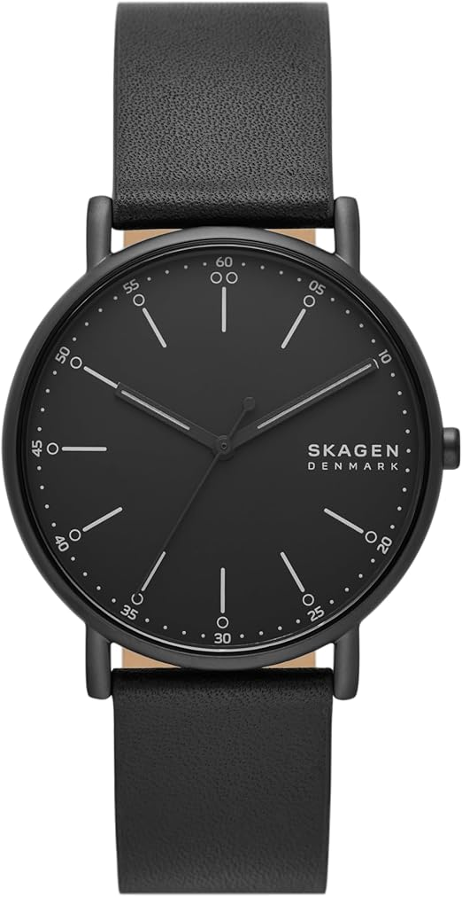 Minimalist Leather Strap Watch – Understated Elegance