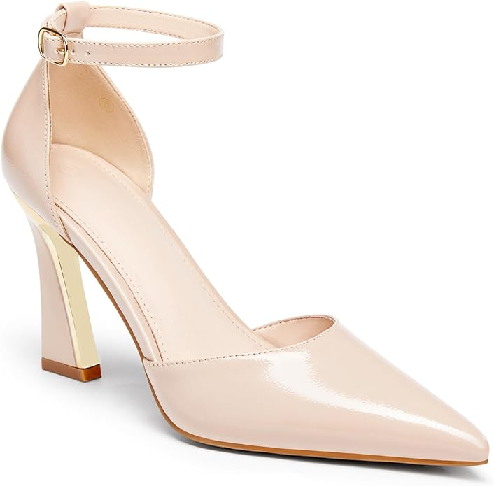 .Nude Pointed-Toe Pumps